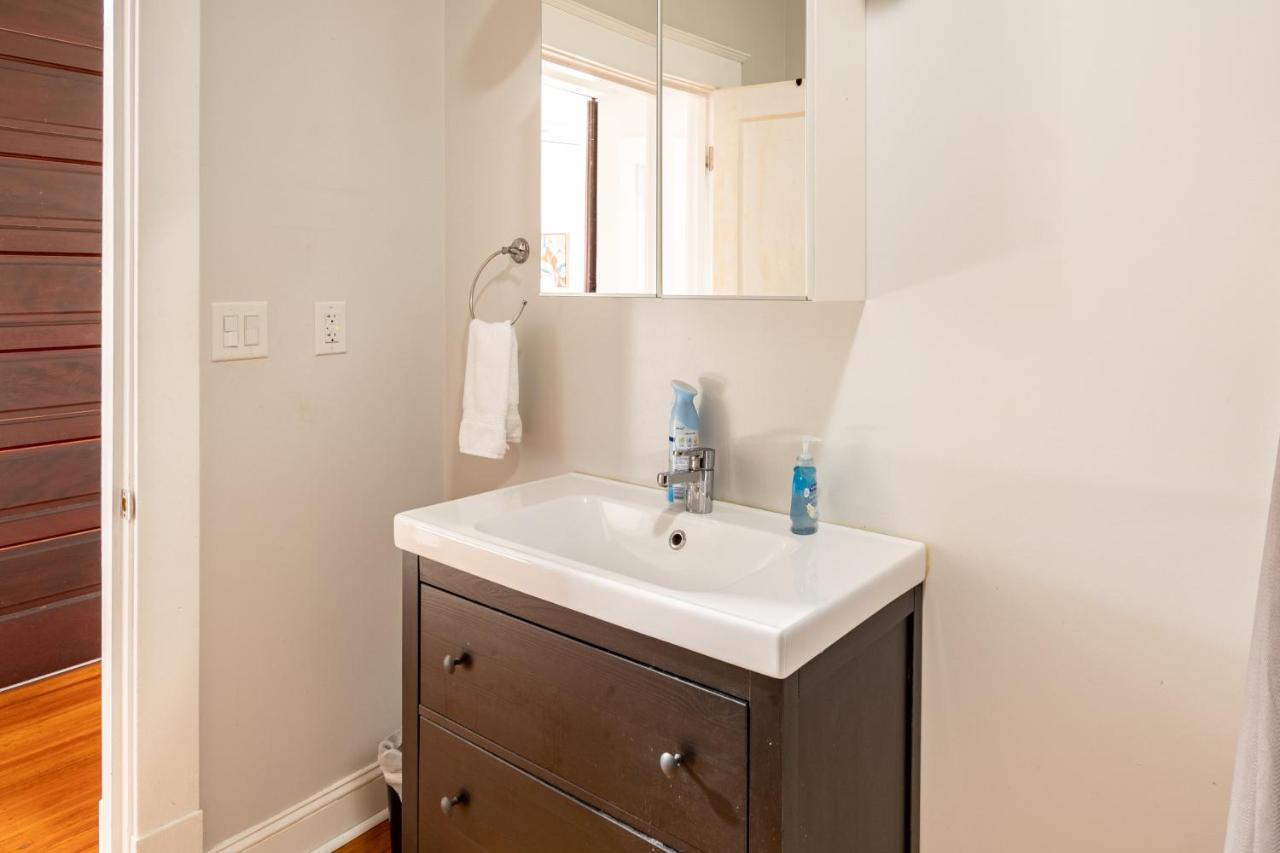 Contemporary 3-Bedroom Home With Balcony In Rva Richmond Exterior photo